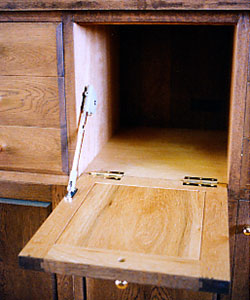 kitchen wagon #92: open the front flap door